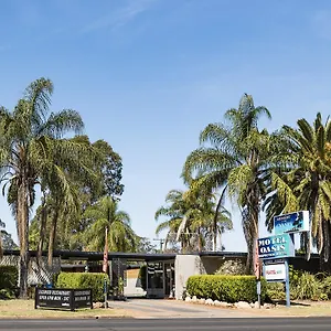 Oasis Motel